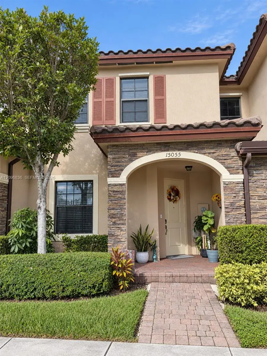 3 bedroom 2 bath Residential for sale at 15055 SW 113th Ter, Miami FL 33196