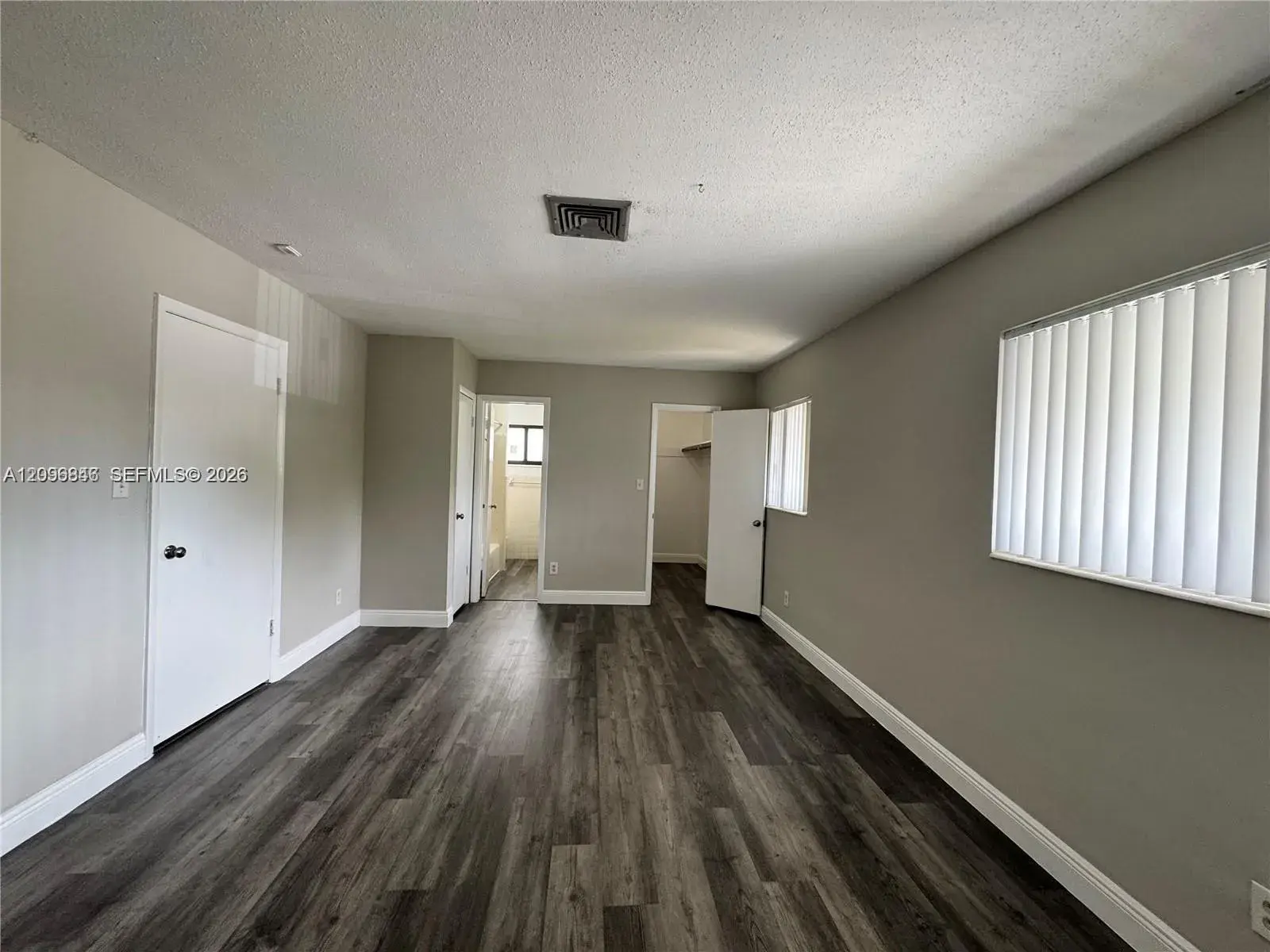 1 bedroom 1 bath Residential Lease for rent at 1041 SW 15th Ave # 5B, Fort Lauderdale FL 33312
