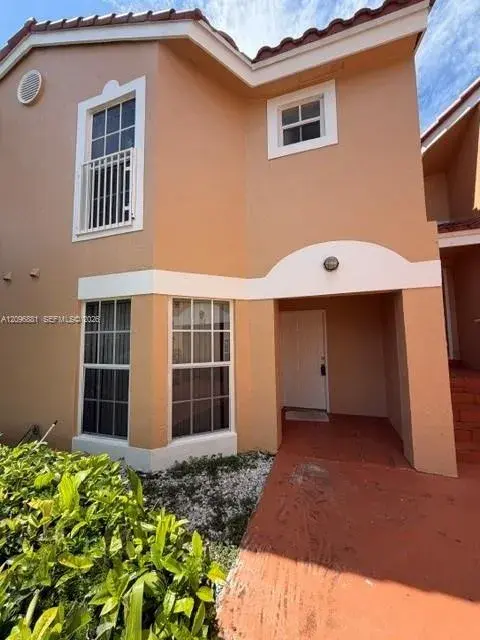 2 bedroom 2 bath Residential for sale at 14355 SW 57th Ln #10 # 10, Miami FL 33183