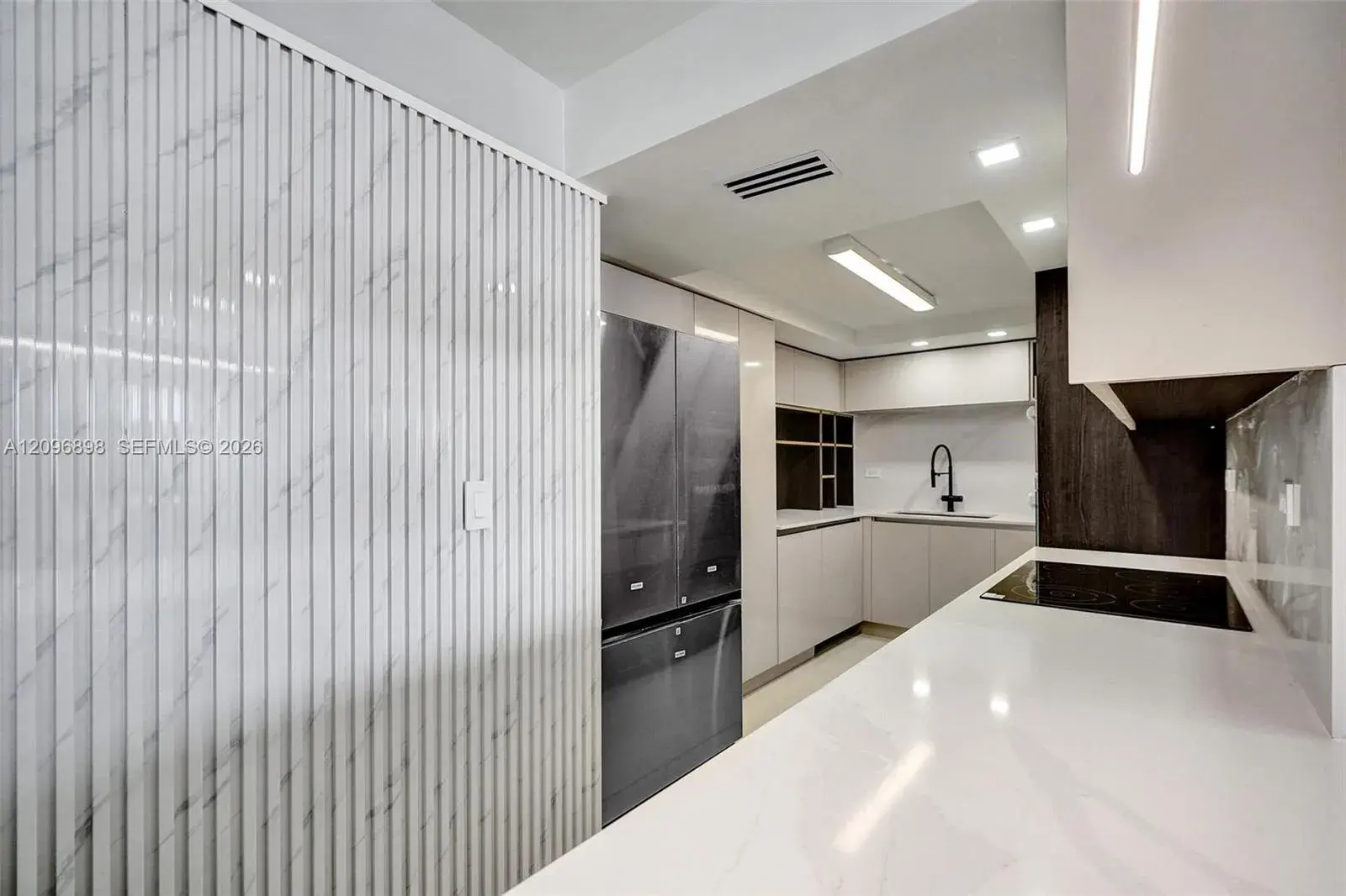6039 Collins Ave # 1736, Miami Beach FL 33140