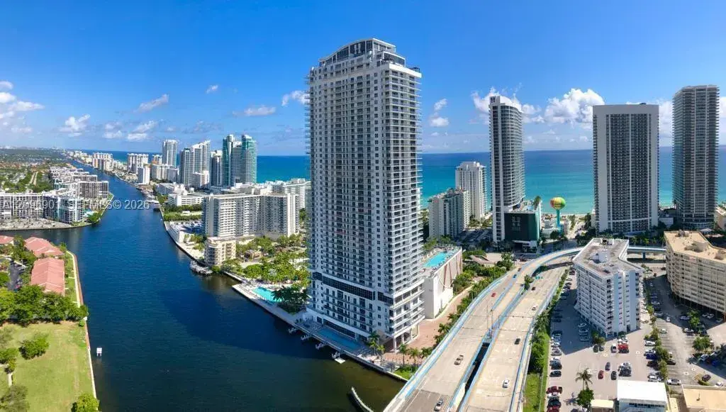 2 bedroom 2 bath Residential for sale at 4010 S Ocean Dr # R907, Hollywood FL 33019