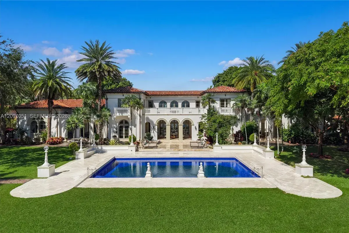 8901 Arvida Ln, Coral Gables FL 33156
