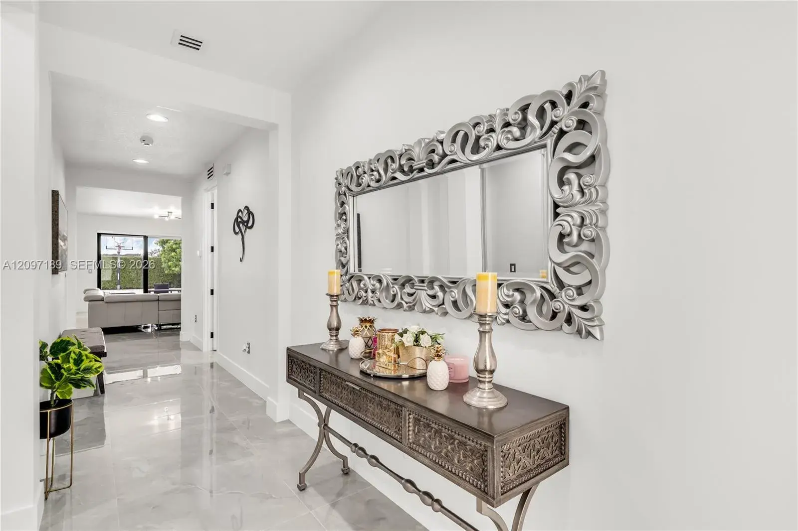 2885 SE 3rd St, Homestead FL 33033