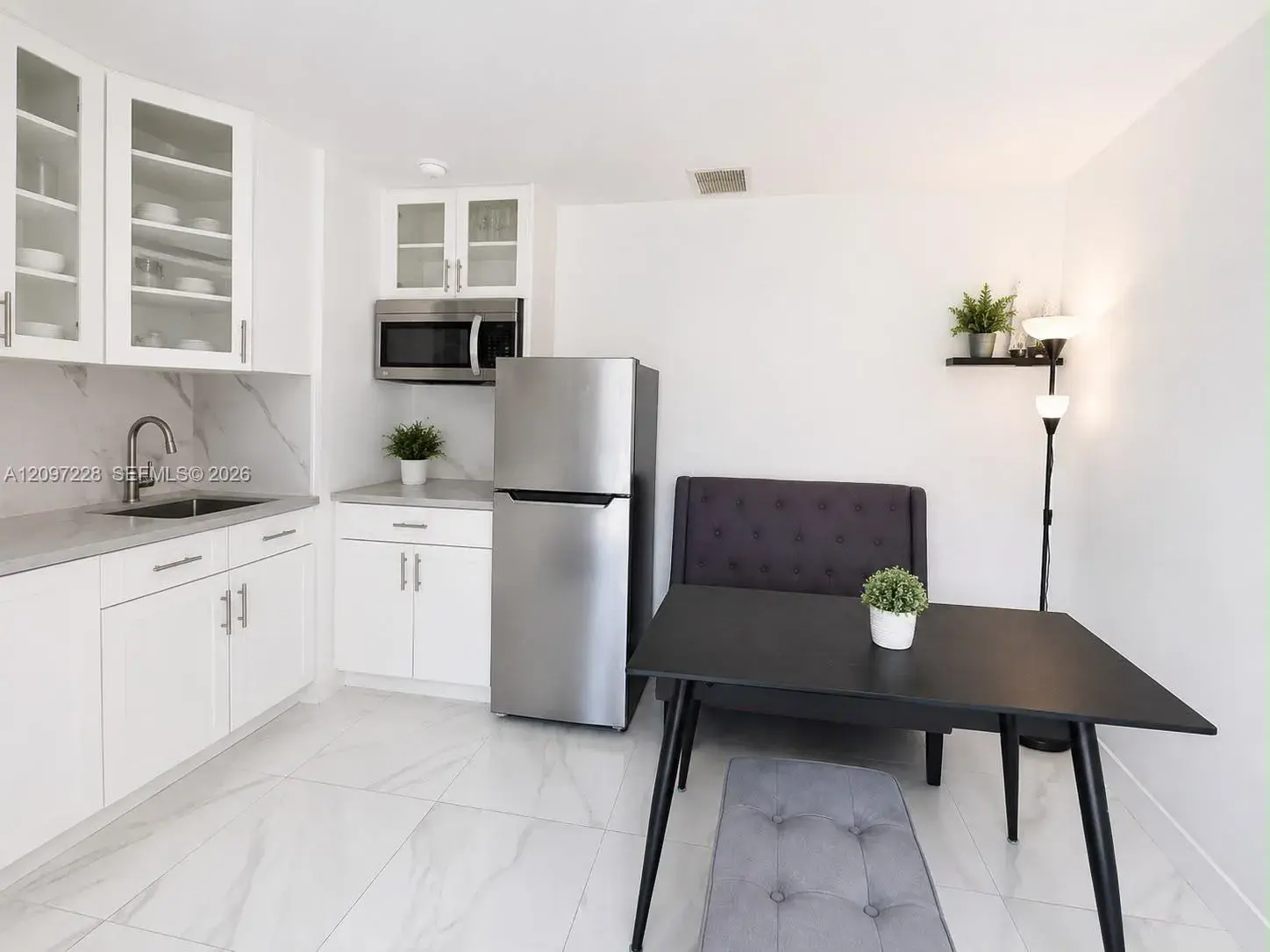 1 bedroom 1 bath Residential Lease for rent at 2330 SW 44th St, Fort Lauderdale FL 33312
