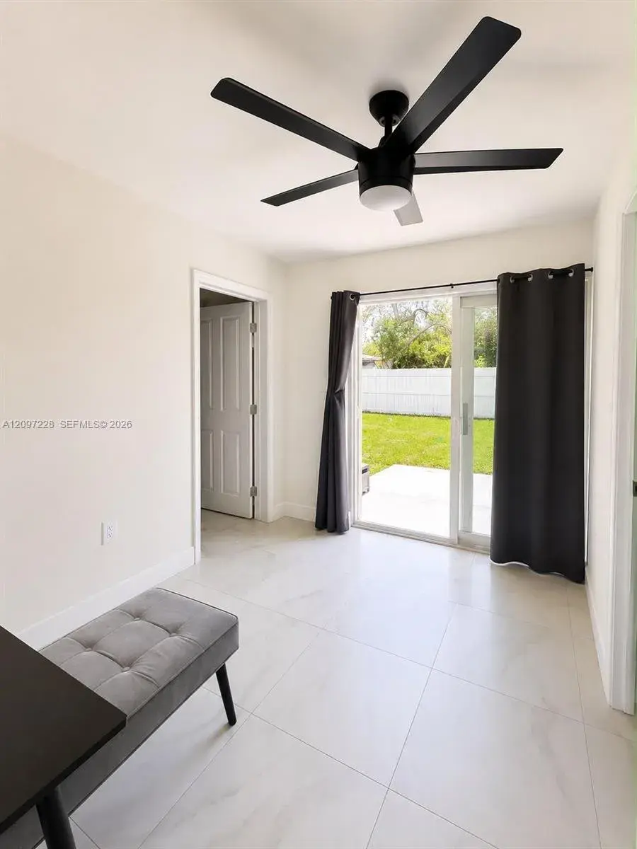 2330 SW 44th St, Fort Lauderdale FL 33312