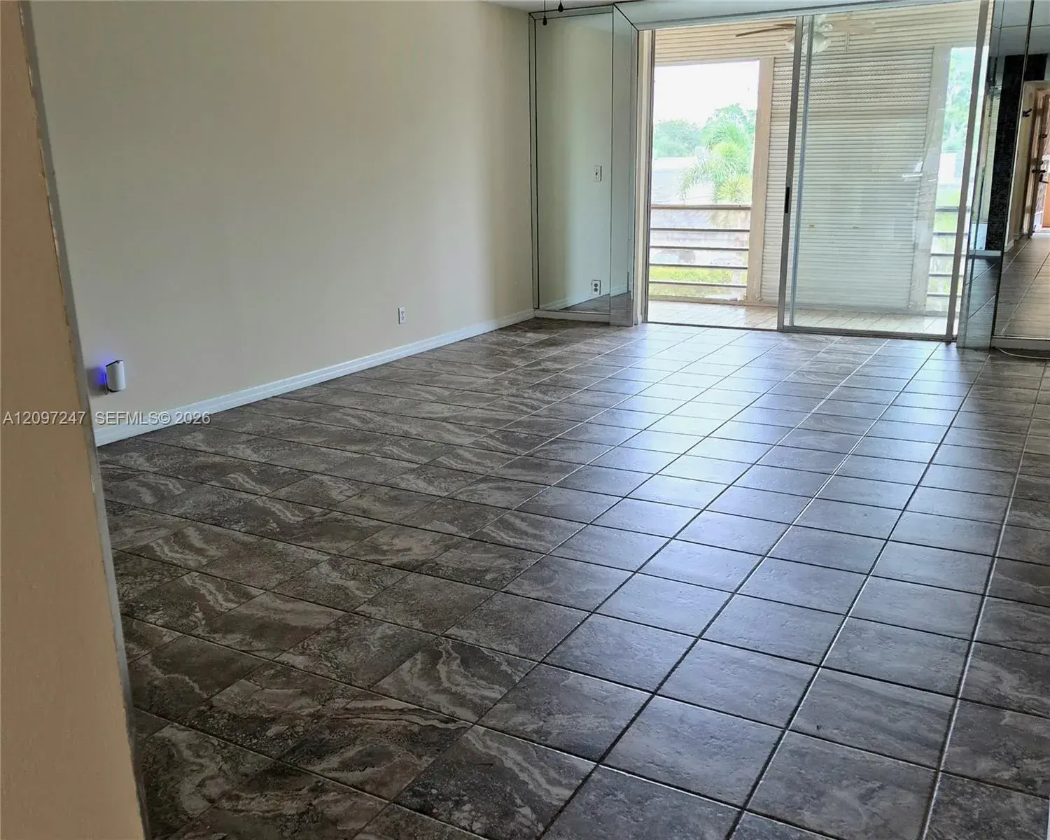 1 bedroom 1 bath Residential for sale at 403 NW 68th Ave # 309, Plantation FL 33317