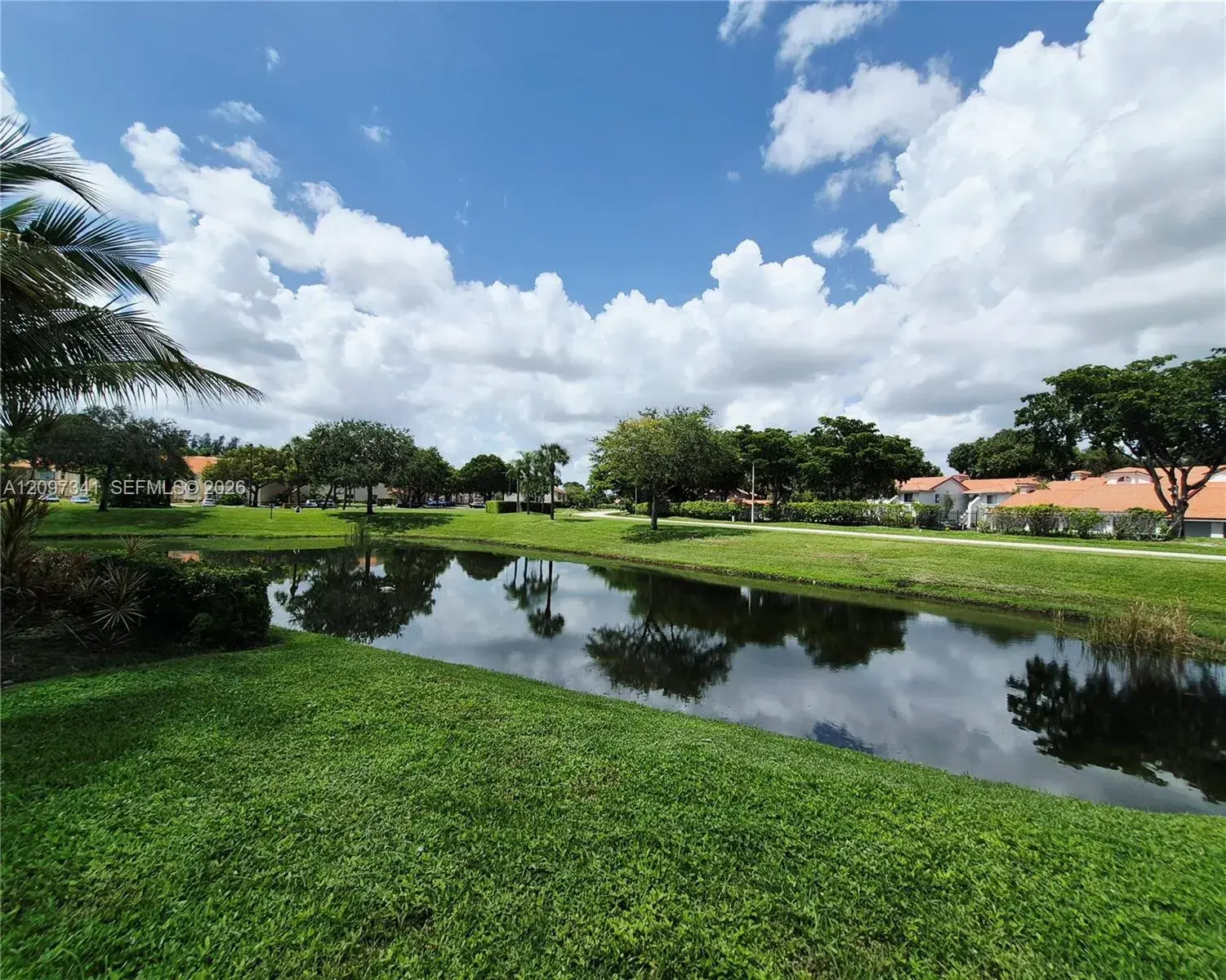 1 bedroom 1 bath Residential for sale at 3370 N Pinewalk Dr N # 1216, Margate FL 33063