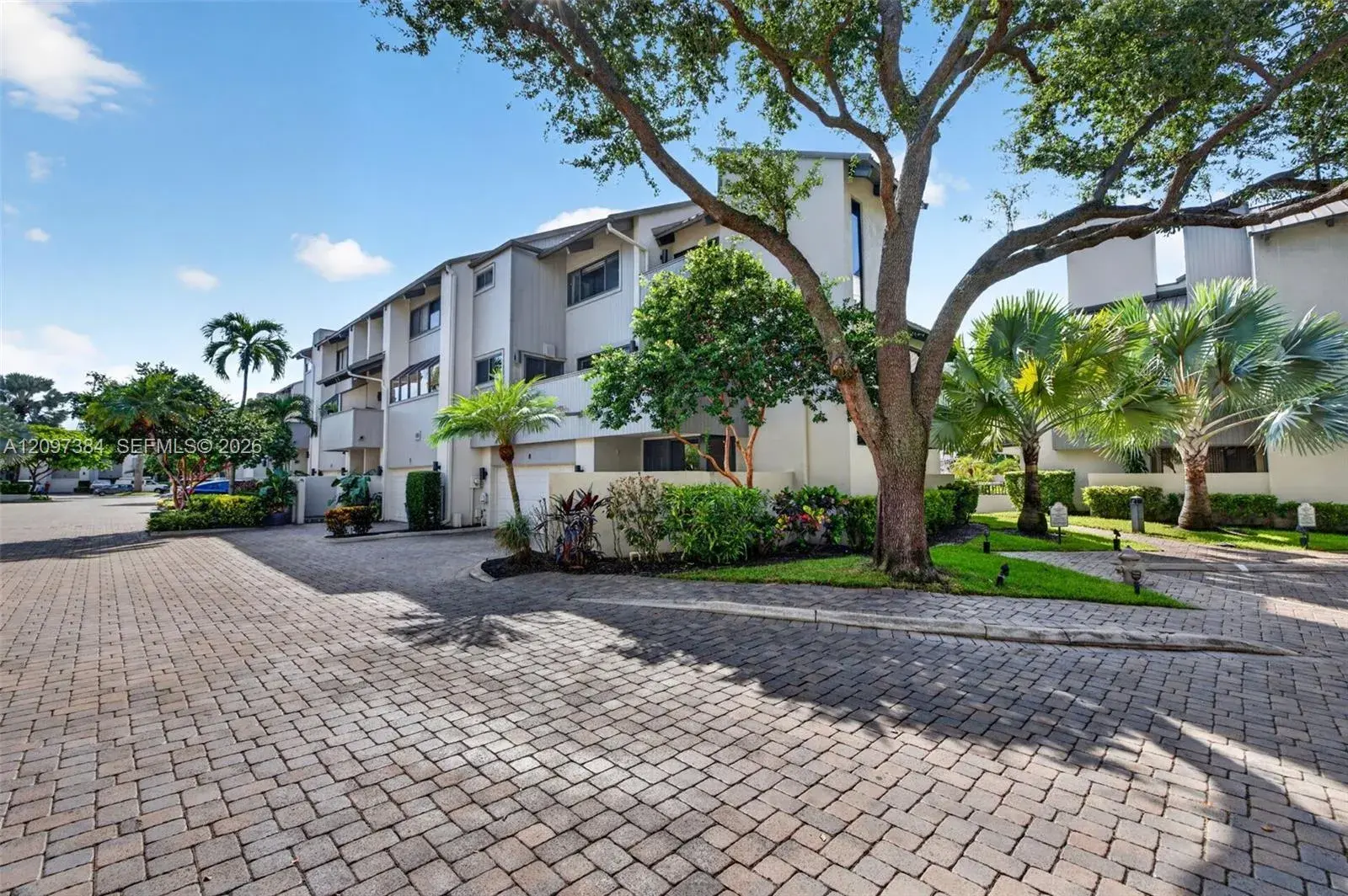 3 bedroom 3 bath Residential for sale at 8 Port Side Dr # 8A, Fort Lauderdale FL 33316