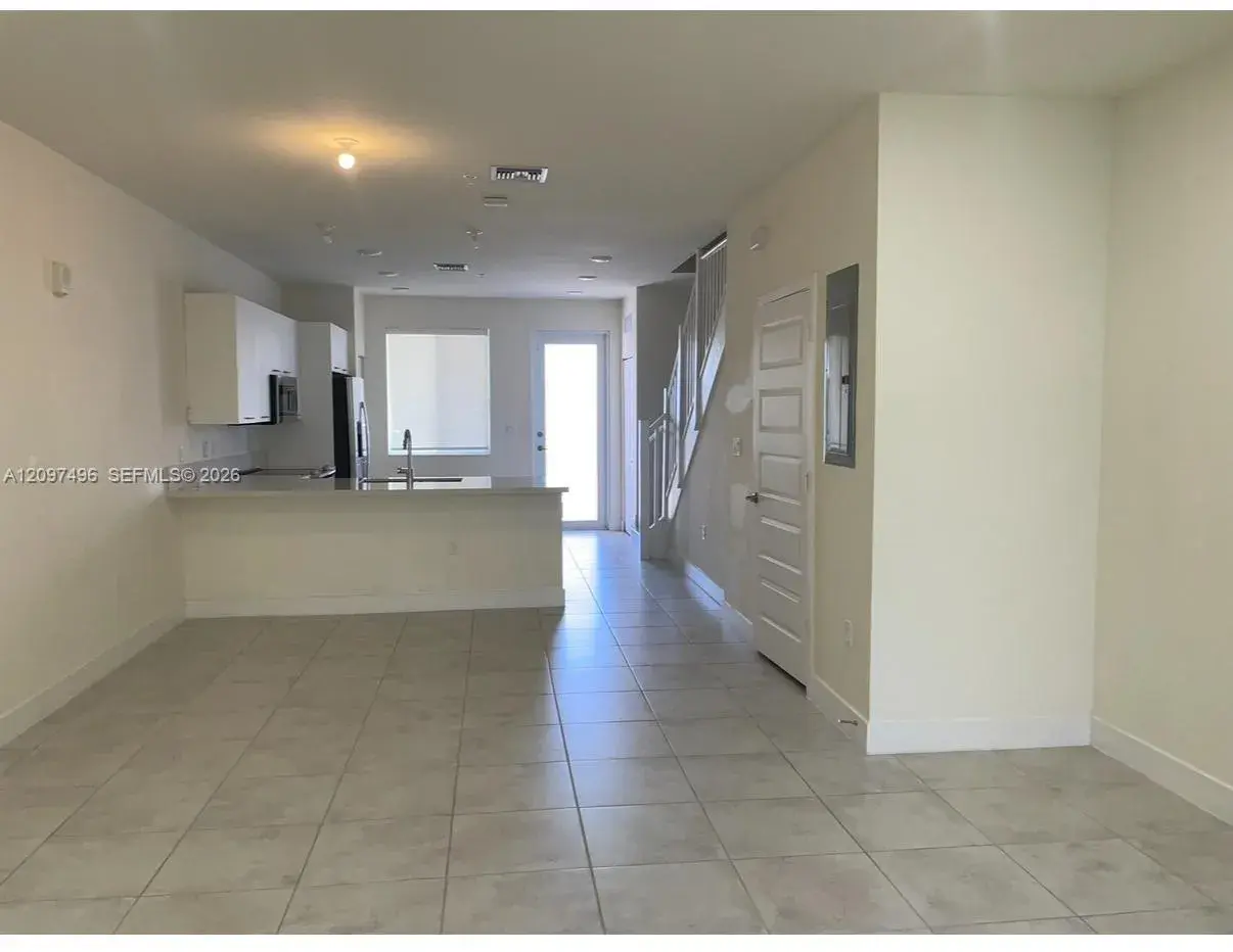 3 bedroom 2 bath Residential for sale at 6455 NW 103rd Pl # 106, Doral FL 33178