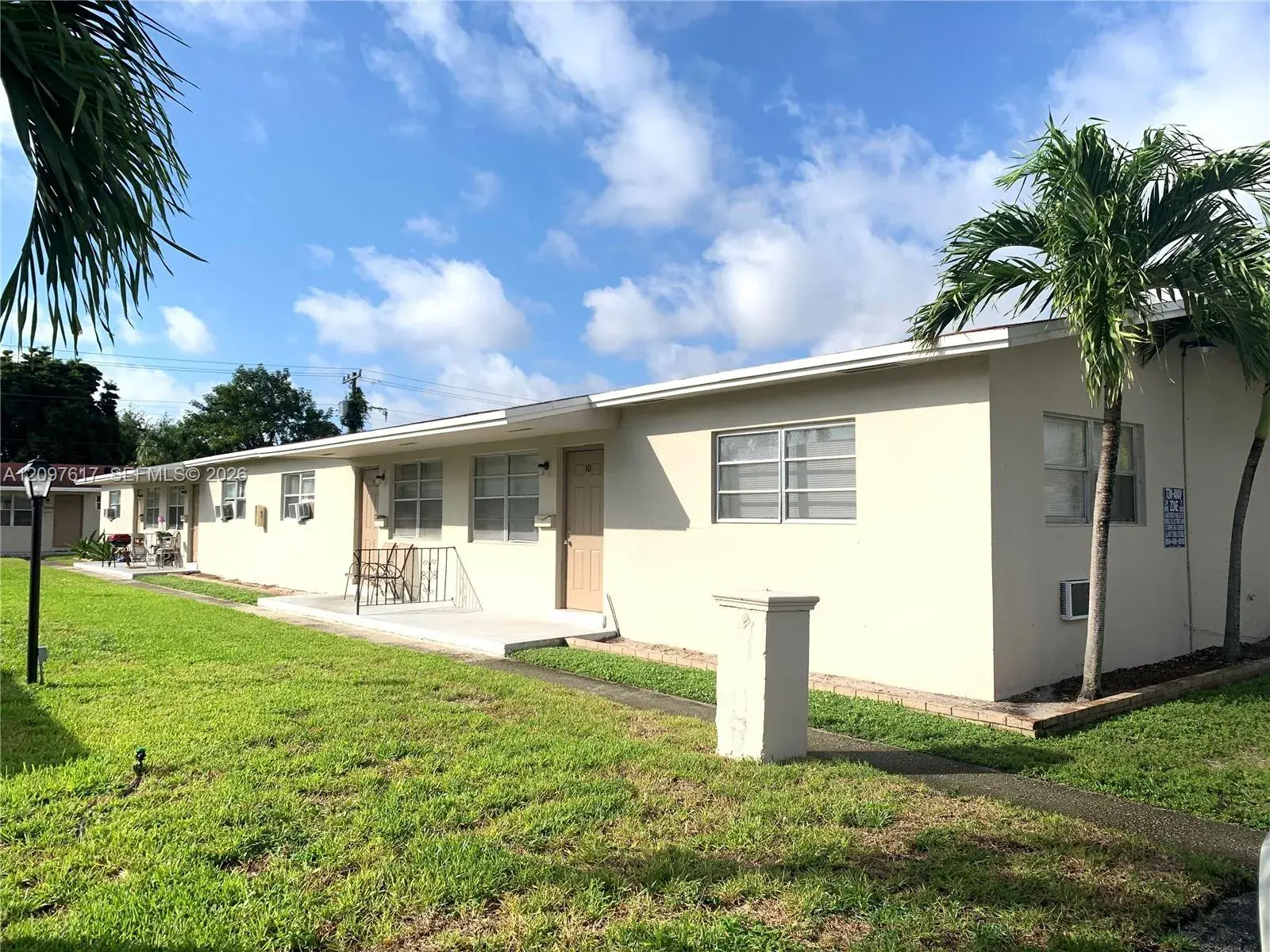 1 bedroom 1 bath Residential Lease for rent at 2220 Pierce St # 4, Hollywood FL 33020