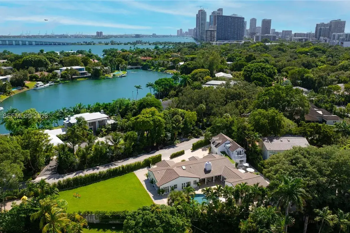 4700 Lake Rd, Miami FL 33137