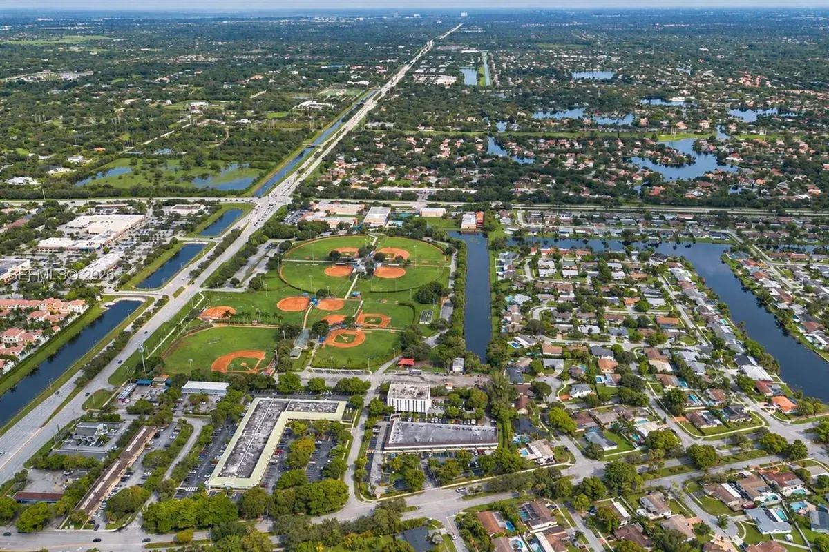 12171 Taft St, Pembroke Pines FL 33026