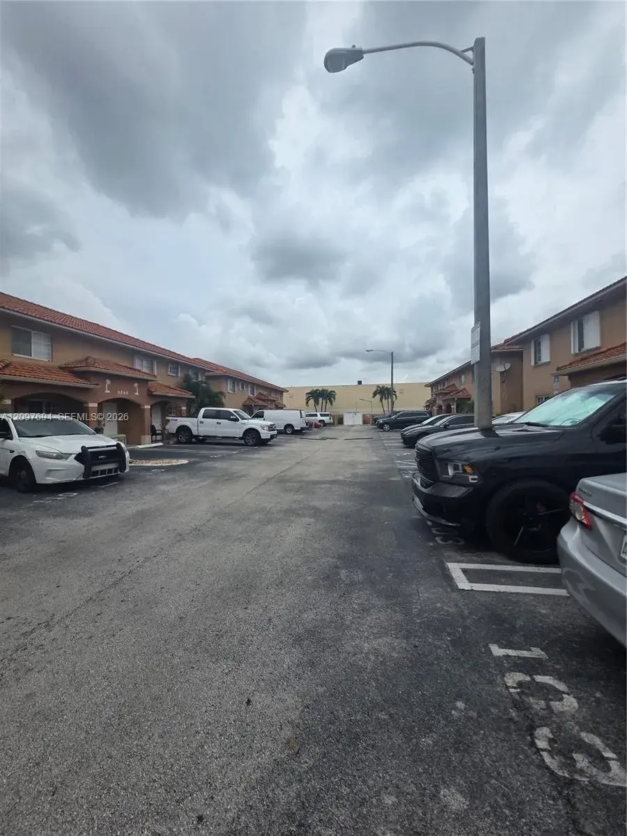2505 W 76th St # 103, Hialeah FL 33016