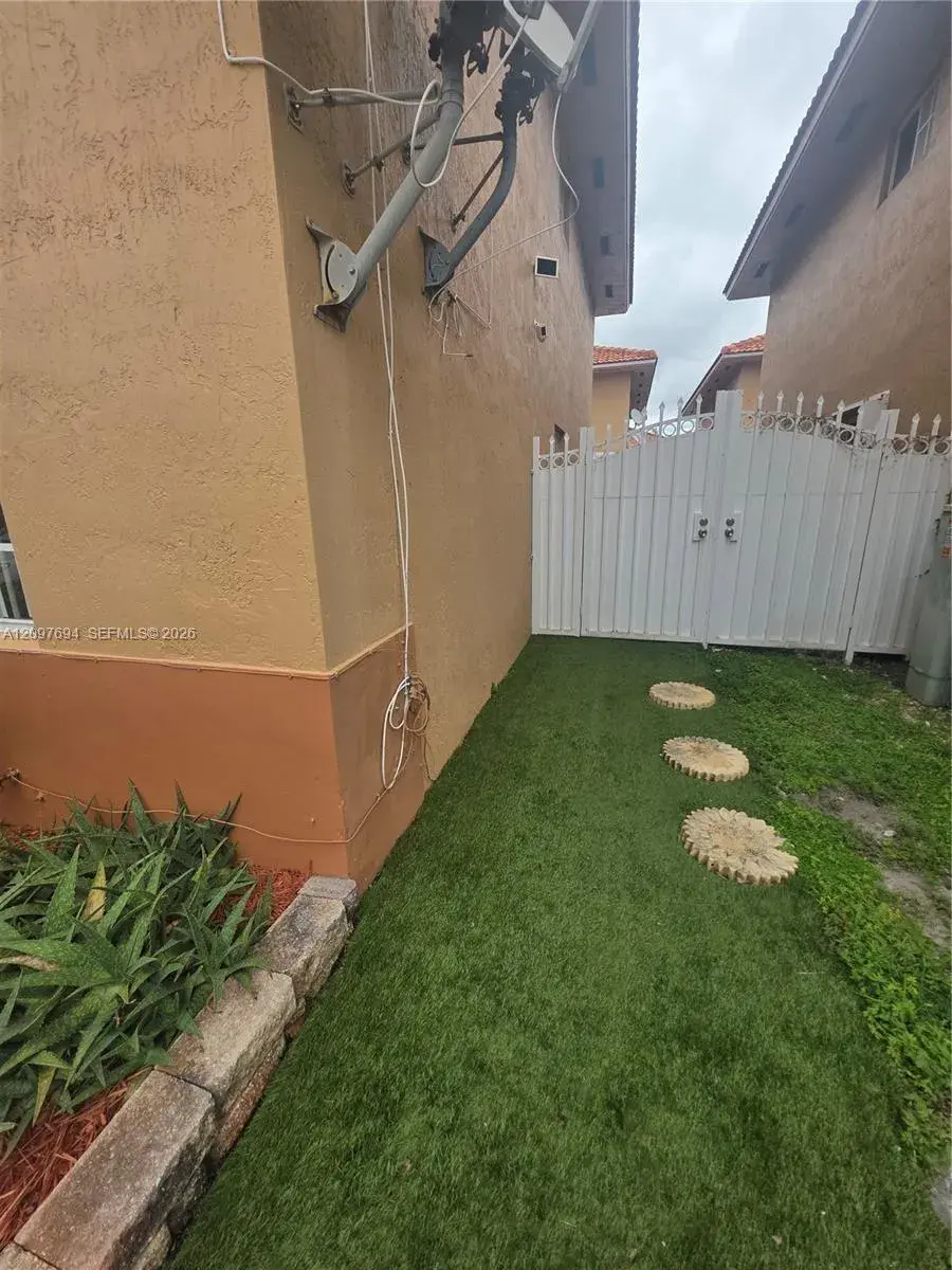 2505 W 76th St # 103, Hialeah FL 33016