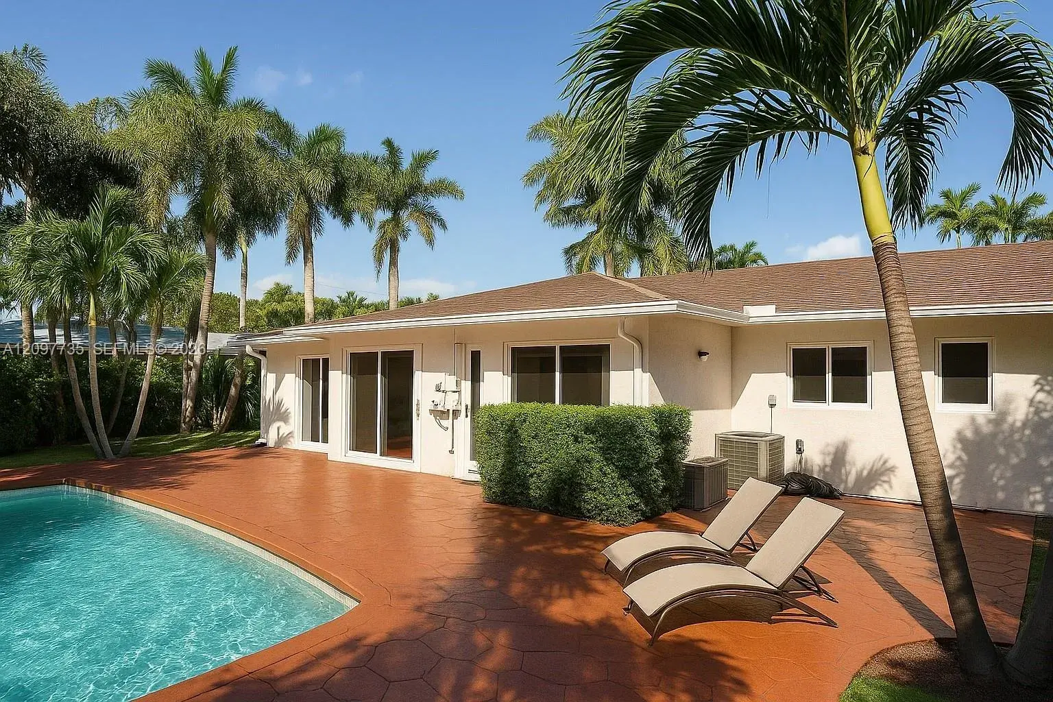 236-238 NE 1st St, Dania Beach FL 33004