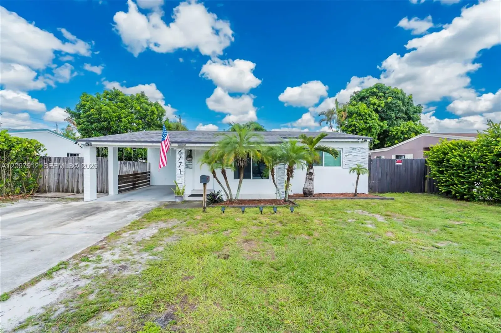 6771 Harding St, Hollywood FL 33024