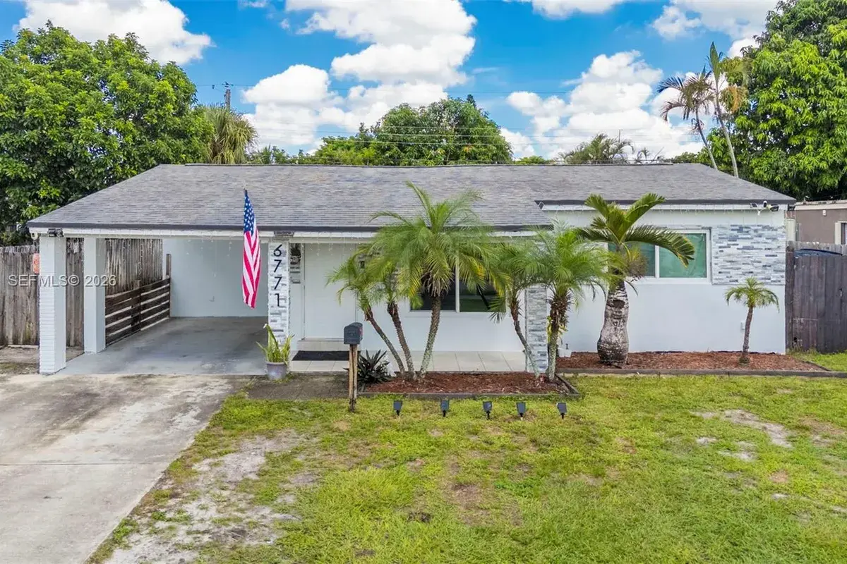 6771 Harding St, Hollywood FL 33024
