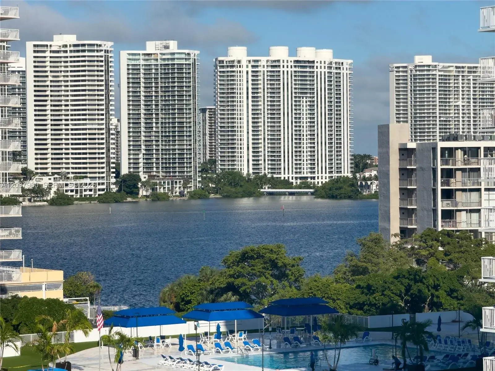 1 bedroom 1 bath Residential for sale at 230 174th St # 911, Sunny Isles Beach FL 33160