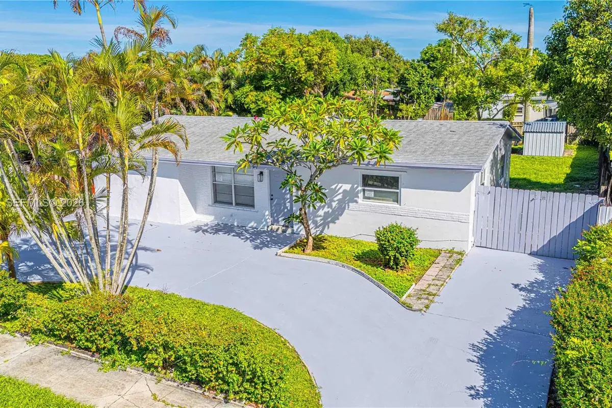 6511 Pierce St, Hollywood FL 33024