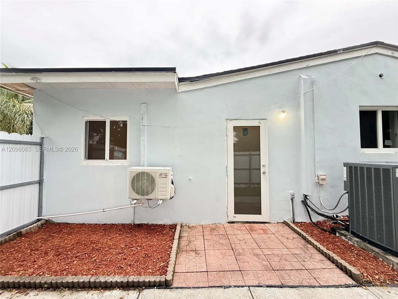 1 bath Residential Lease for rent at 840 N 70th Way # 0, Hollywood FL 33024