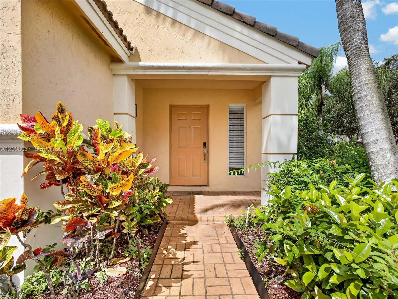 3 bedroom 2 bath Residential for sale at 1509 Sunset Way, Weston FL 33327