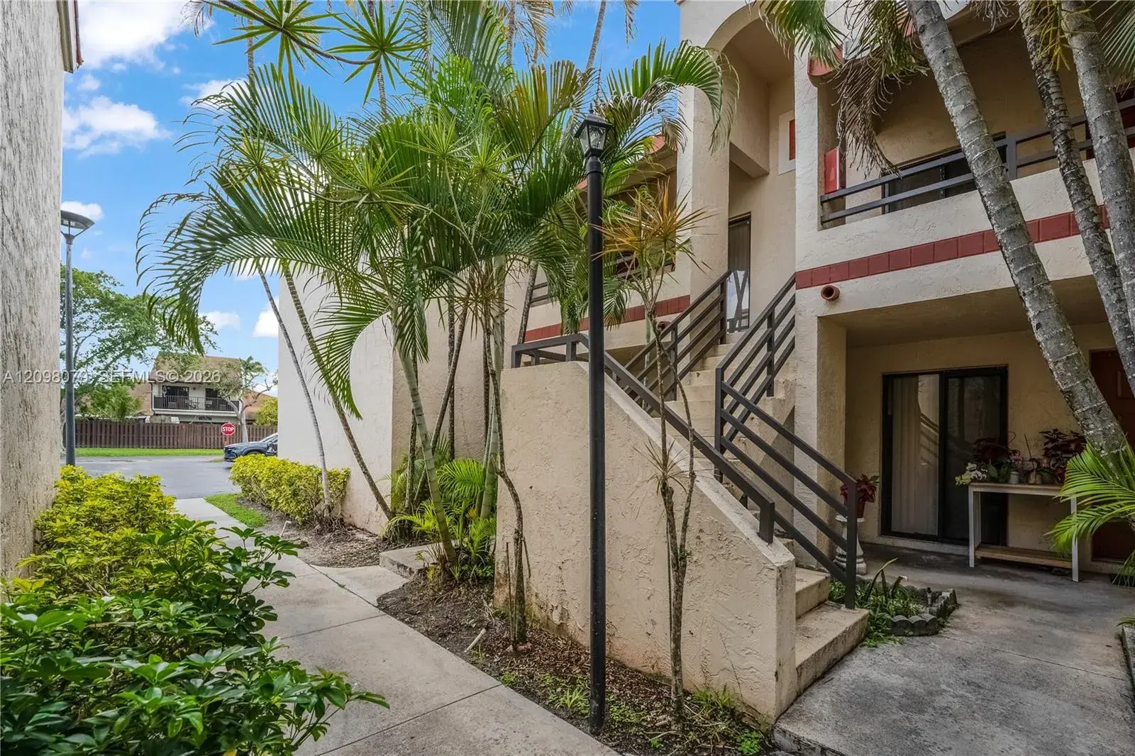 2 bedroom 2 bath Residential for sale at 20150 NE 3rd Ct # 6, Miami FL 33179
