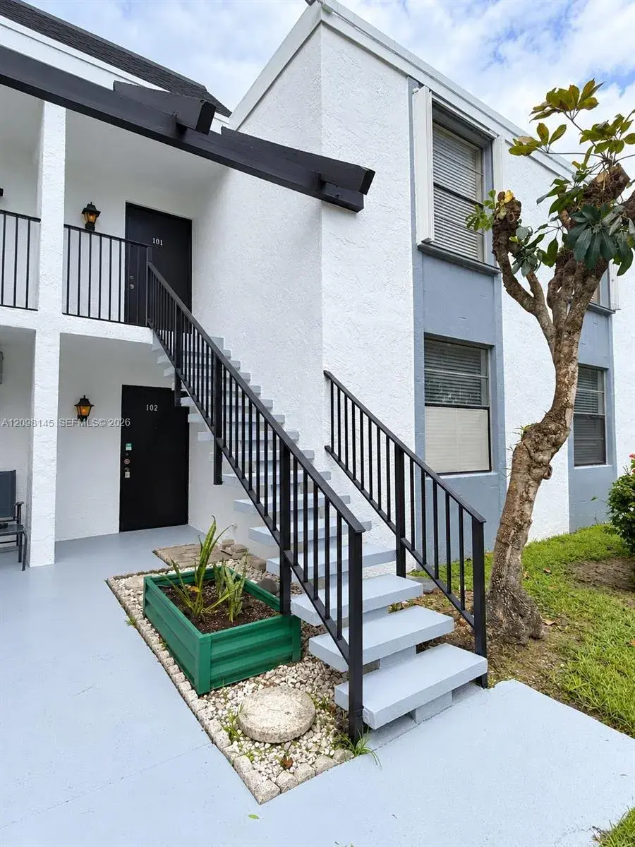 2 bedroom 2 bath Residential for sale at 7341 NW 18th St # 102, Margate FL 33063