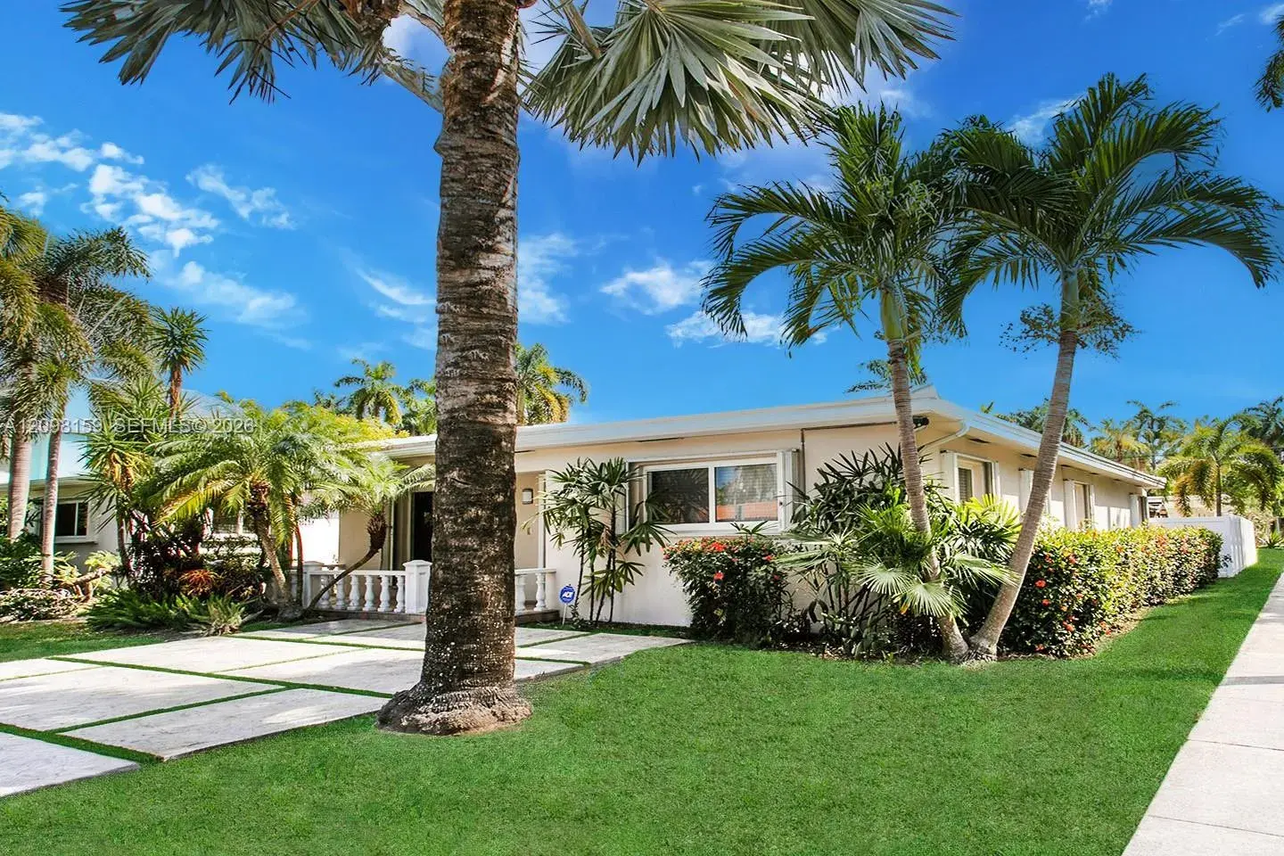 1254 Harrison St, Hollywood FL 33019