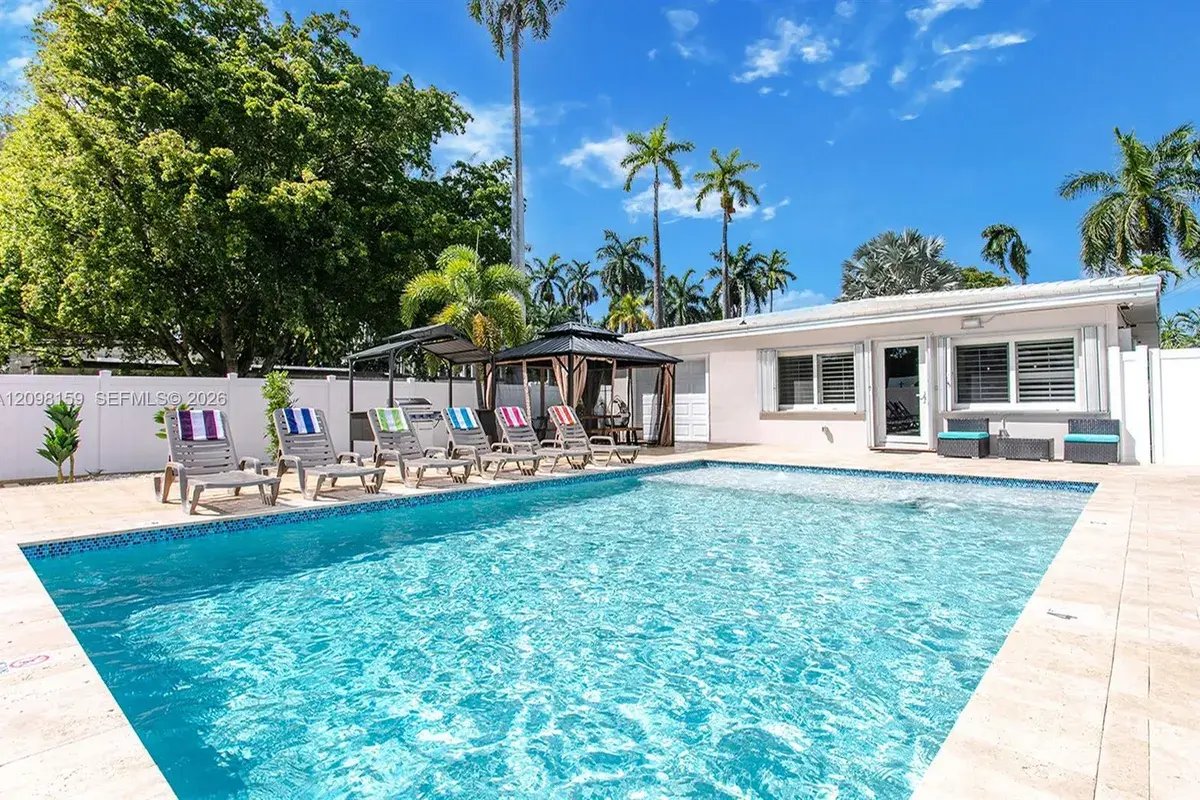 1254 Harrison St, Hollywood FL 33019