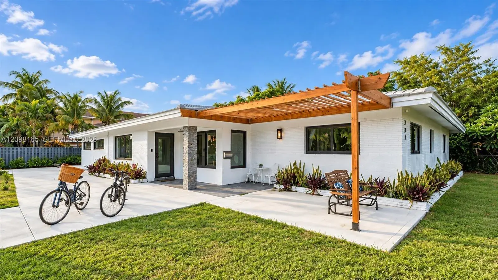 3 bedroom 2 bath Residential for sale at 201 NE 26th Ave, Pompano Beach FL 33062