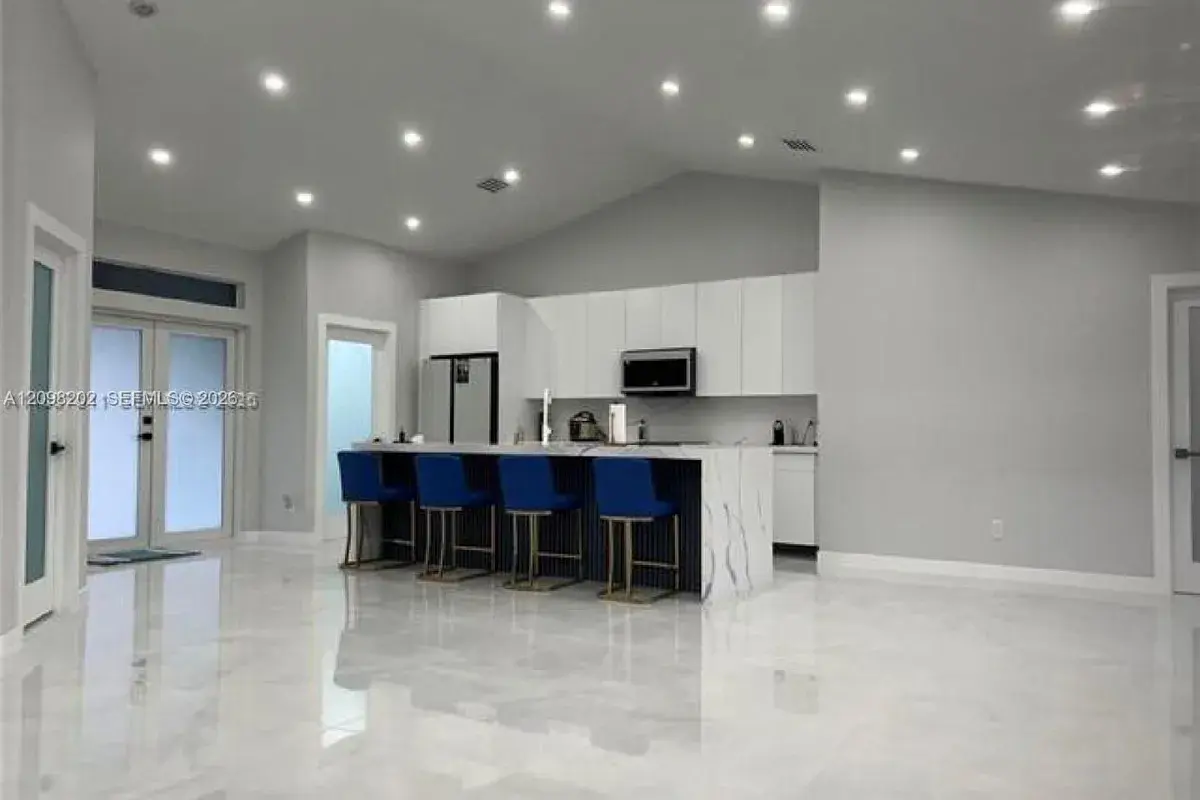 2214 NW 1 Ter, Cape Coral FL 33993