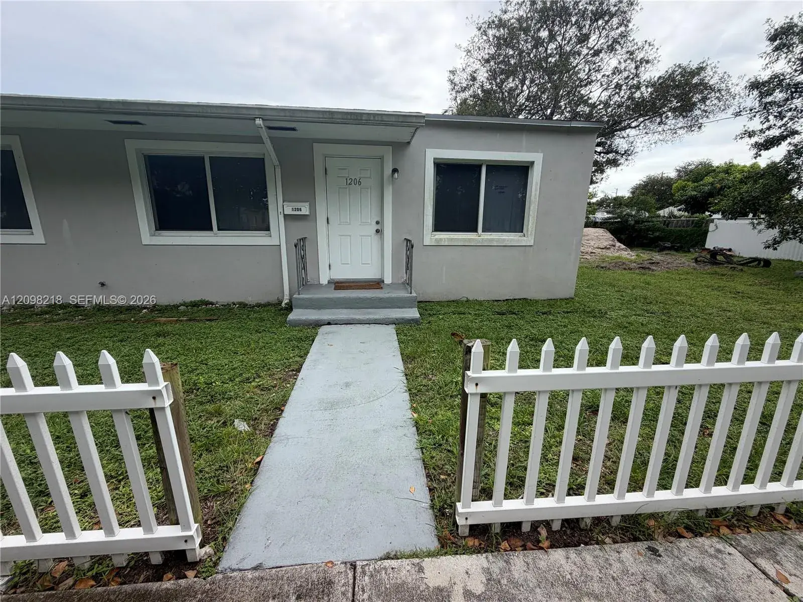 1 bedroom 1 bath Residential Lease for rent at 1204 N 24th Ave # 1206, Hollywood FL 33020