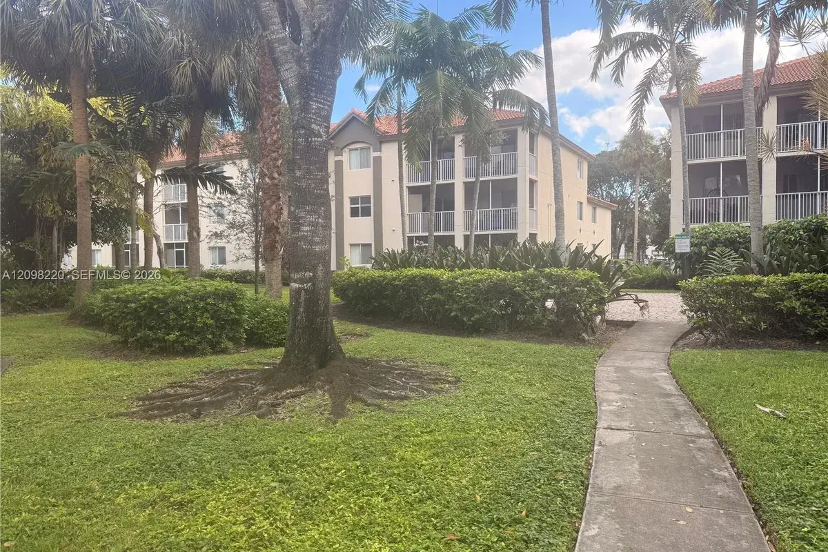 430 S Park Rd # 302, Hollywood FL 33021