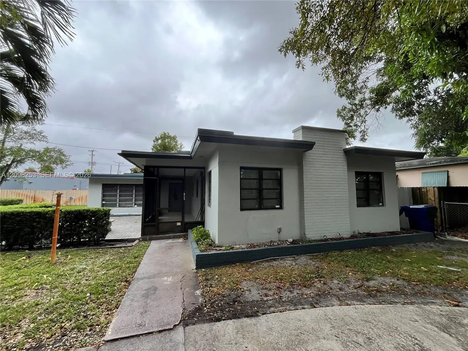 3 bedroom 2 bath Residential Lease for rent at 1608 S 19th Ave, Hollywood FL 33020