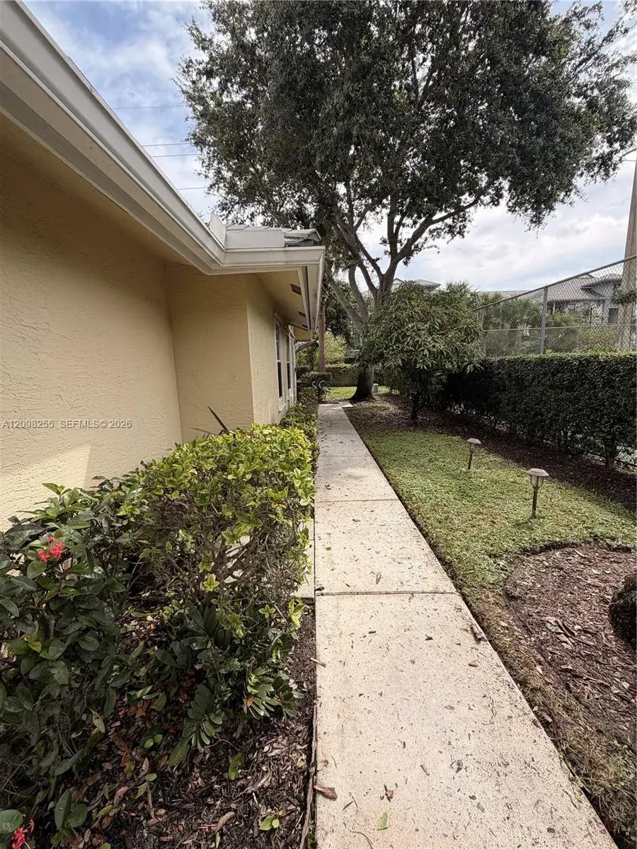 12802 Woodmill Dr, Palm Beach Gardens FL 33418