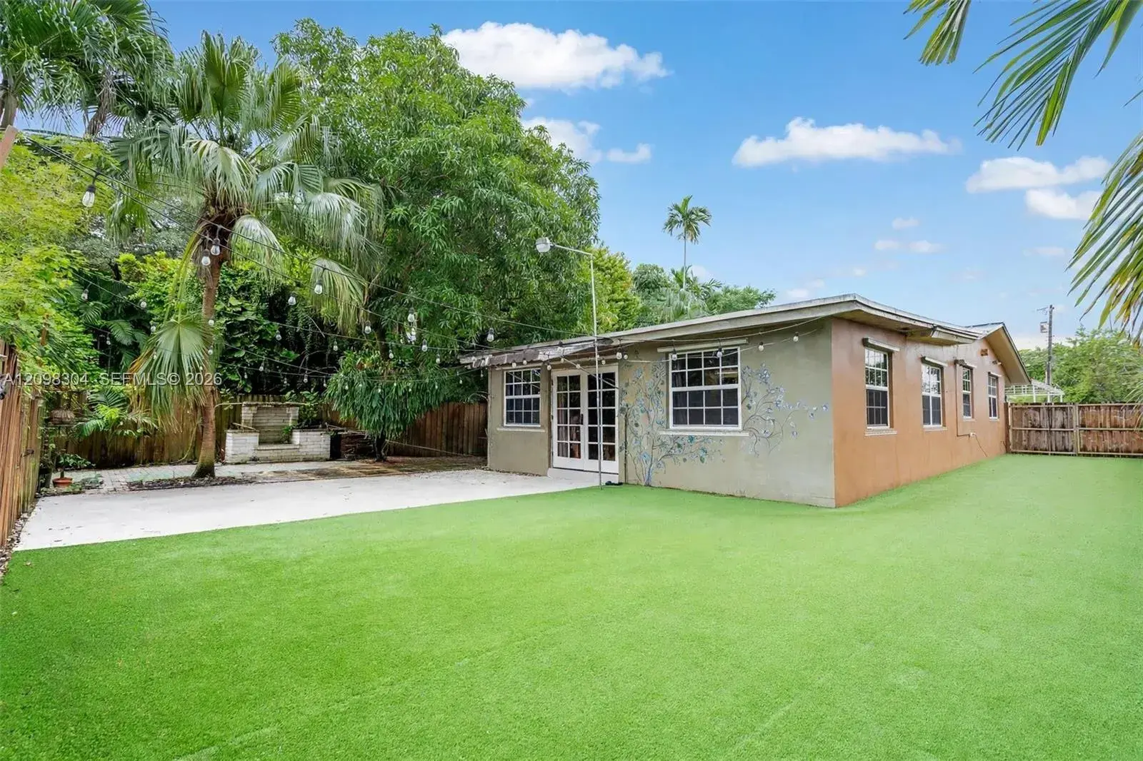 2815 SW 36th Ave, Miami FL 33133