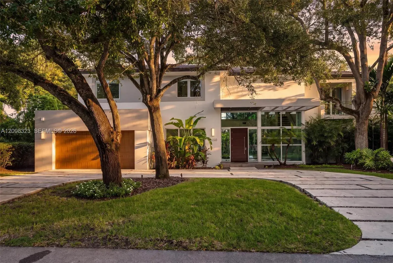 6 bedroom 6 bath Residential for sale at 5960 SW 79th St, South Miami FL 33143