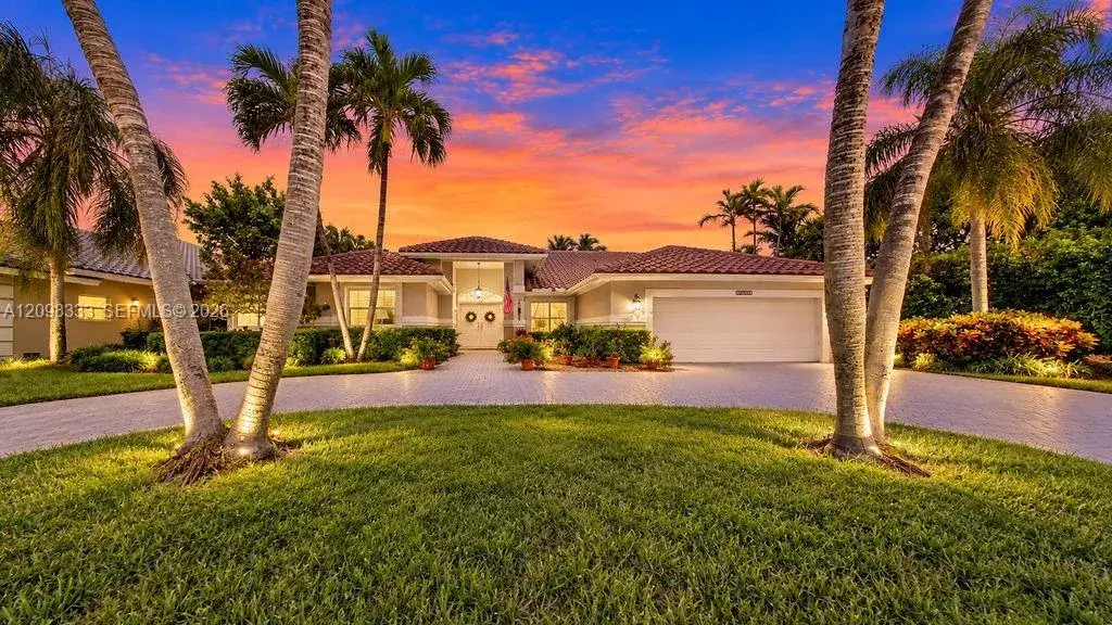 6 bedroom 3 bath Residential for sale at 10071 NW 7th St, Plantation FL 33324