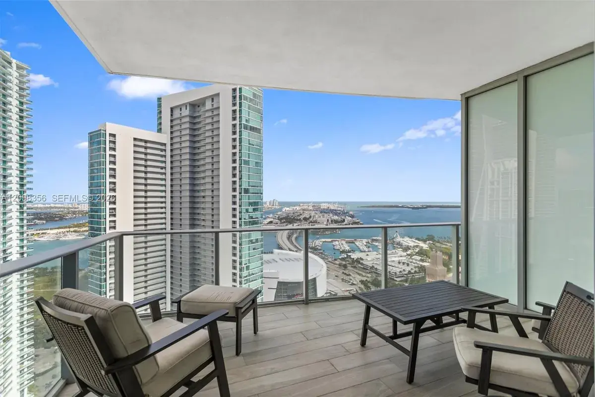 851 NE 1st Ave # 3707, Miami FL 33132