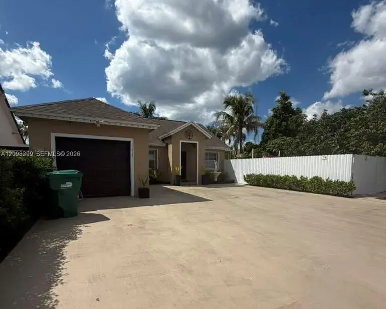 3 bedroom 2 bath Residential for sale at 24862 SW 129th Pl, Homestead FL 33032