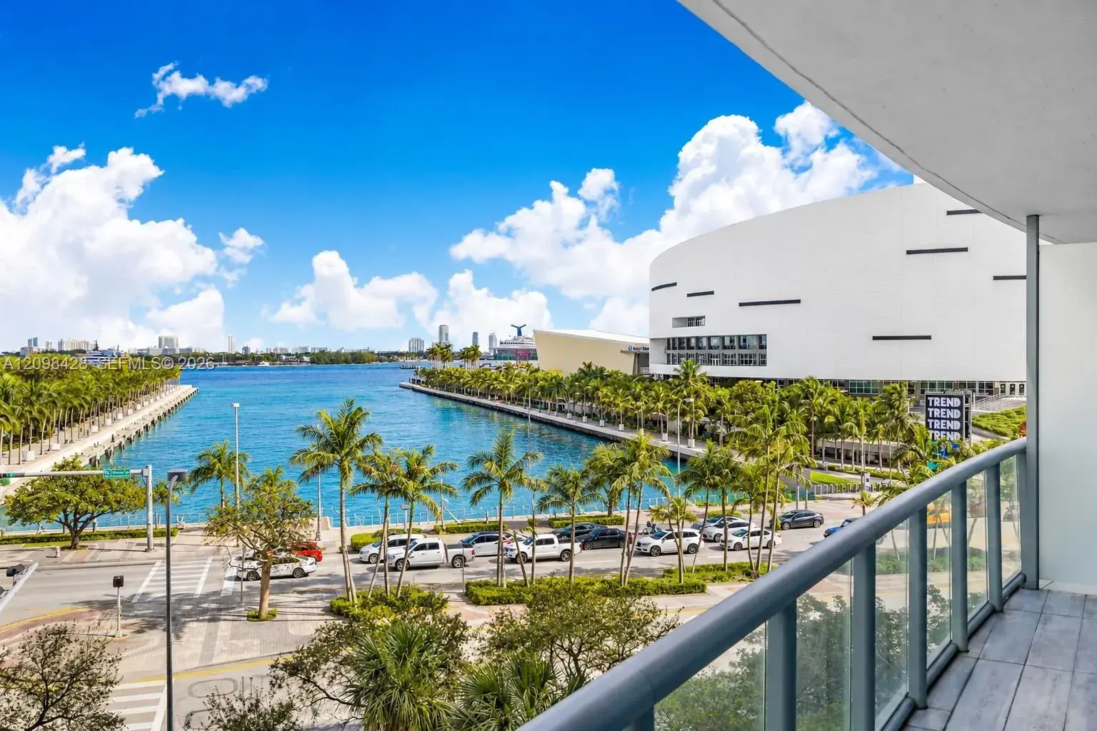 1 bedroom 1 bath Residential for sale at 888 Biscayne Blvd # 411, Miami FL 33132