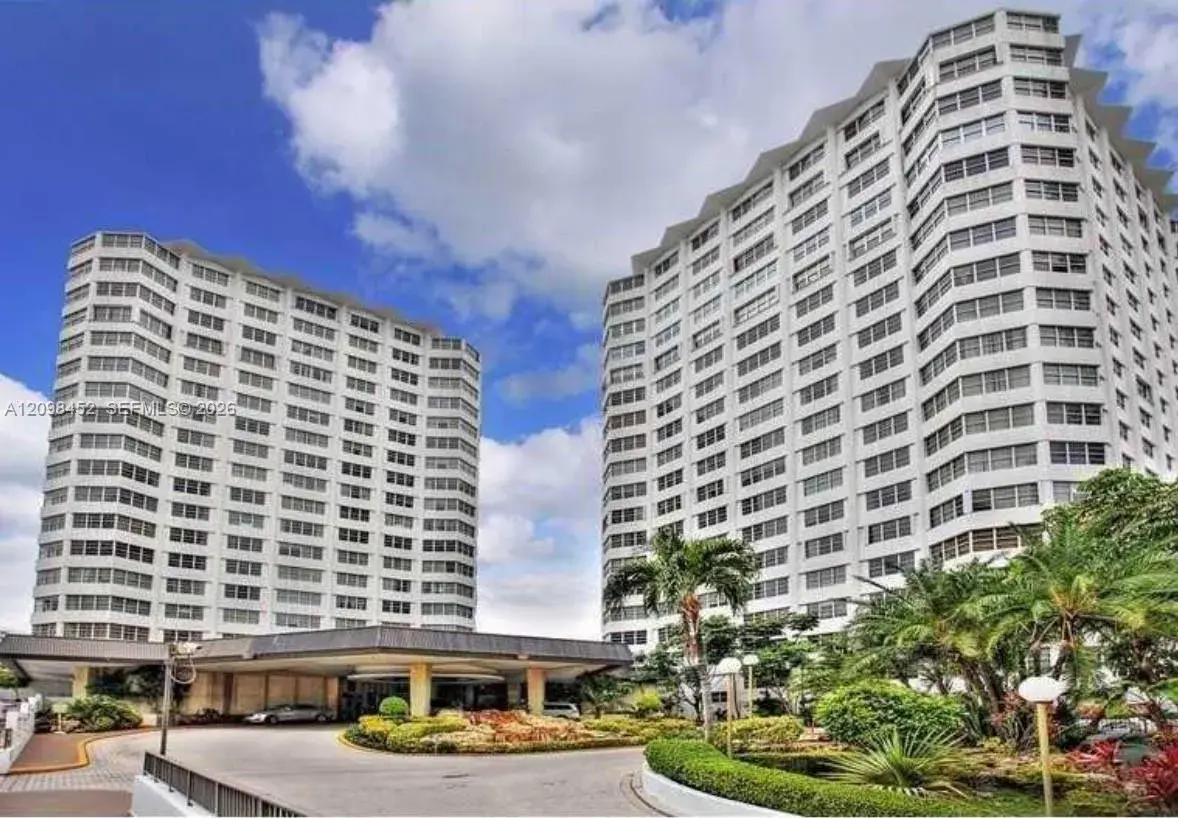 2 bedroom 2 bath Residential for sale at 999 Brickell Bay Dr # 1807, Miami FL 33131