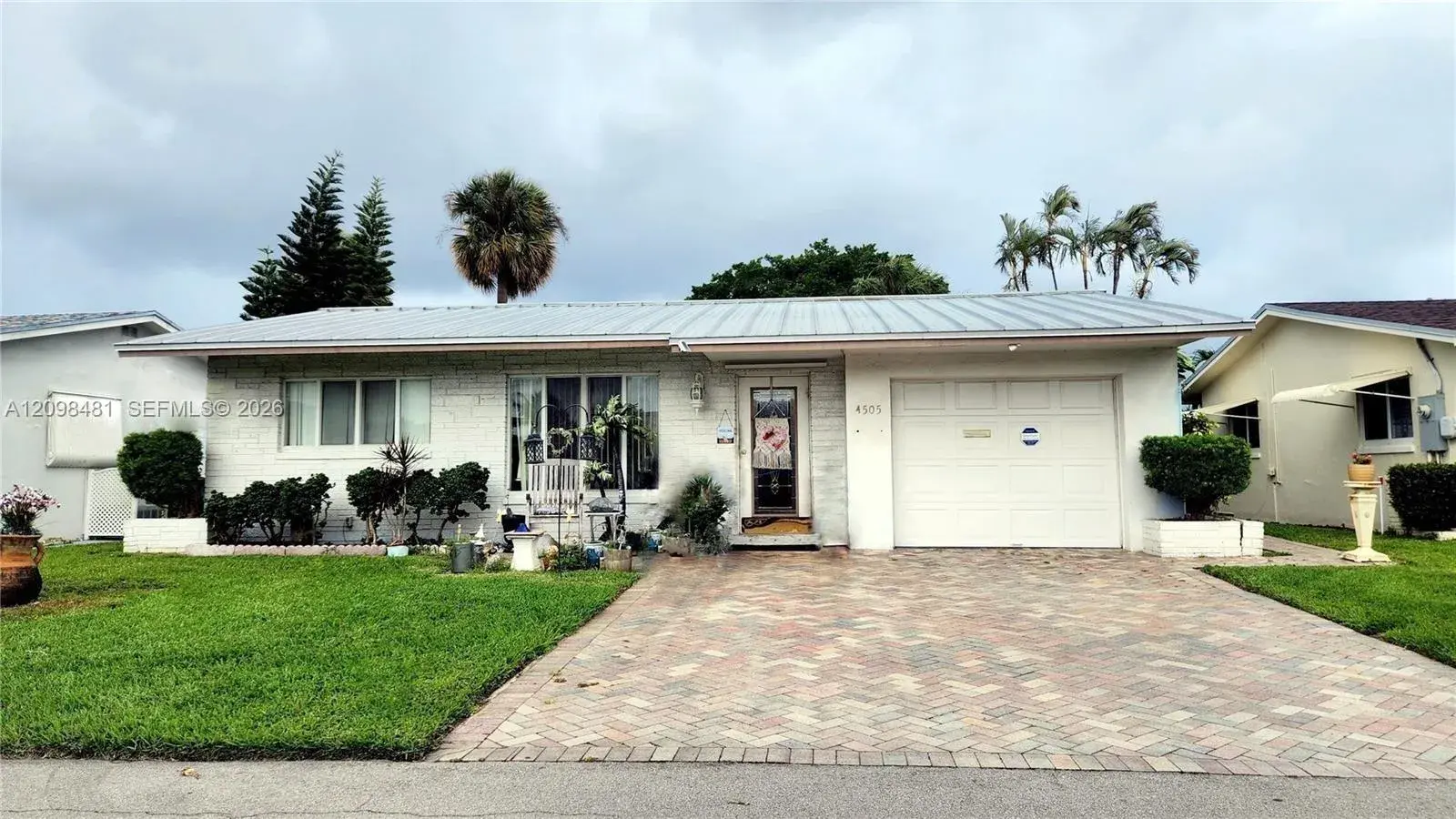 2 bedroom 2 bath Residential for sale at 4505 NW 43rd Ter, Tamarac FL 33319