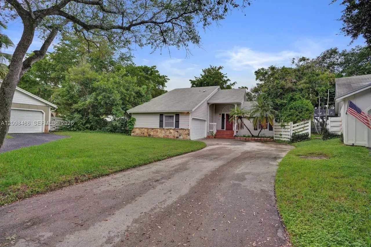3 bedroom 2 bath Residential for sale at 14978 SW 143rd Pl, Miami FL 33186