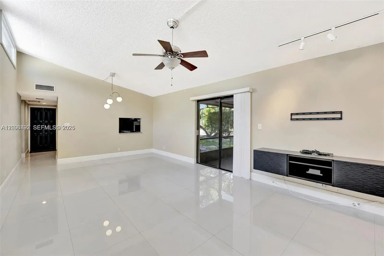 2 bedroom 2 bath Residential for sale at 5701 Swordfish Cir, Tamarac FL 33319