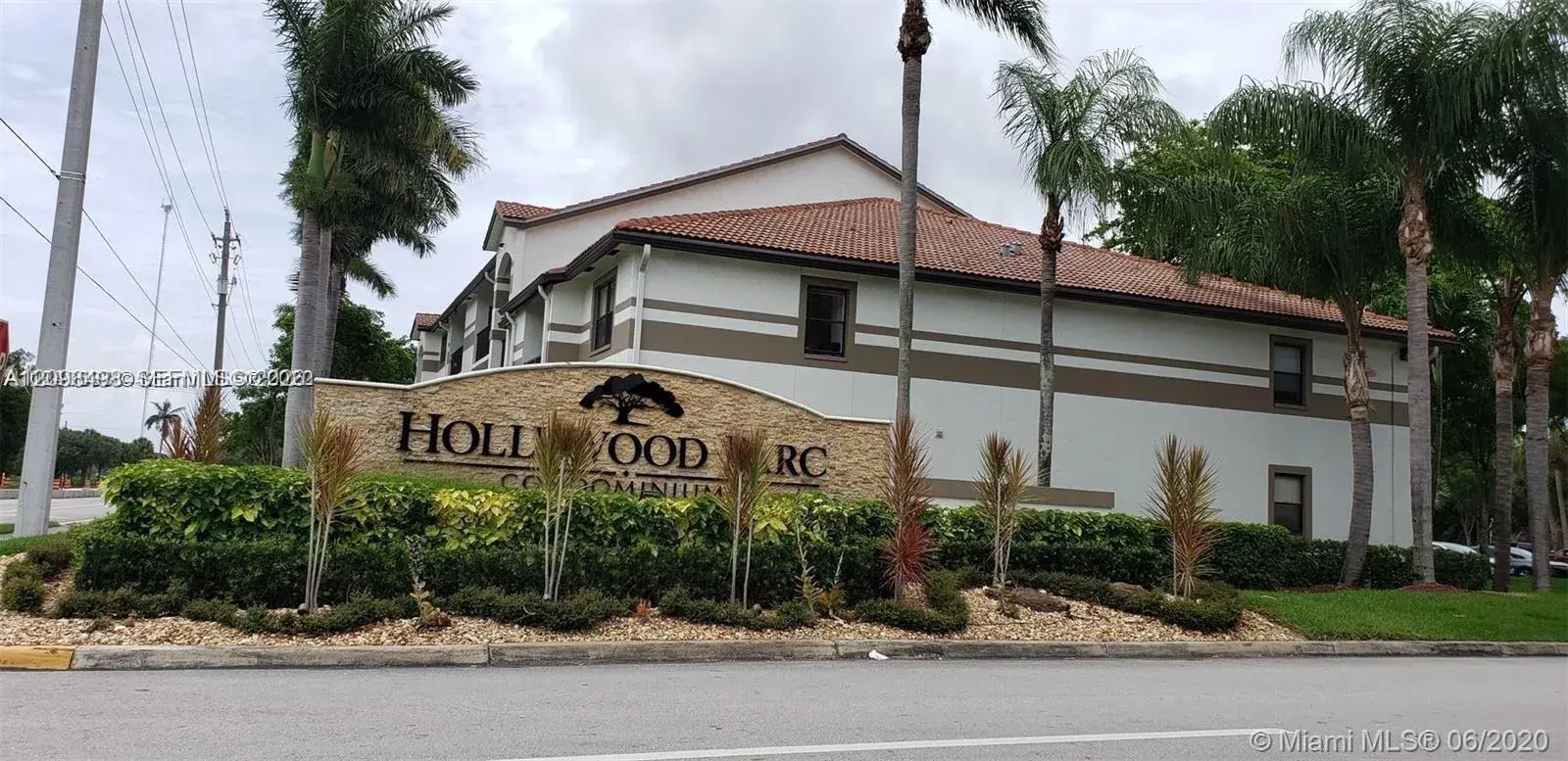 1 bedroom 1 bath Residential Lease for rent at 620 S Park Rd # 2, Hollywood FL 33021