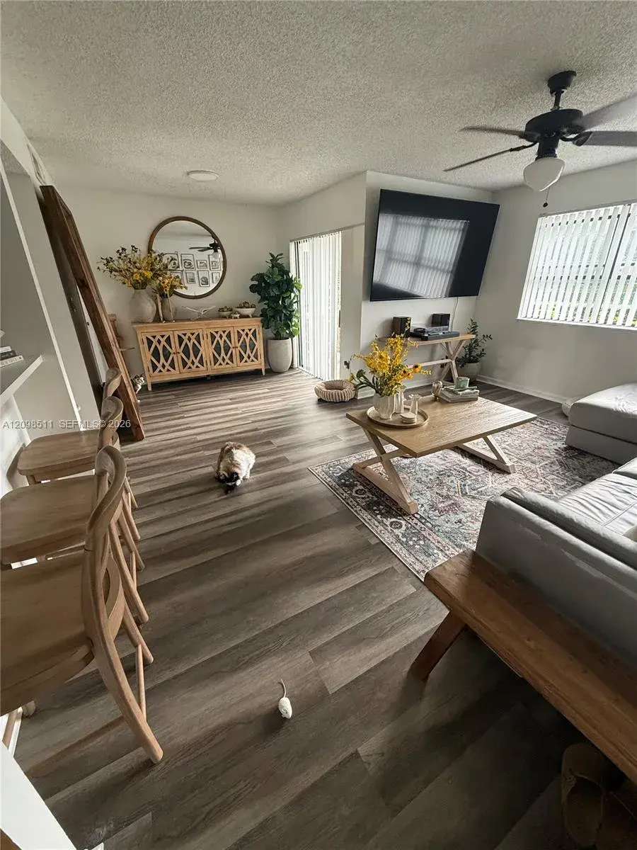 510 S Park Rd # 10, Hollywood FL 33021