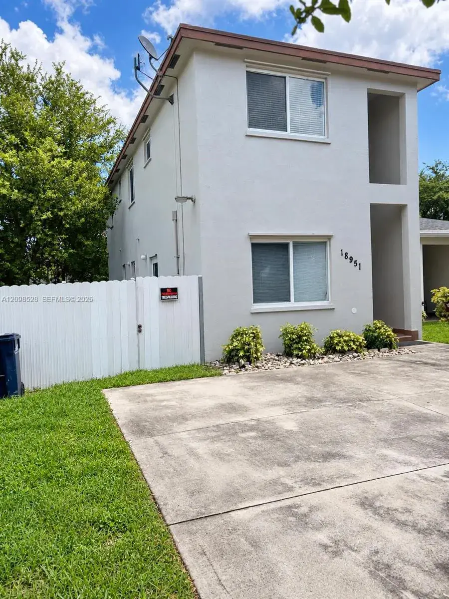 4 bedroom 3 bath Residential for sale at 18951 SW 113th Pl, Miami FL 33157