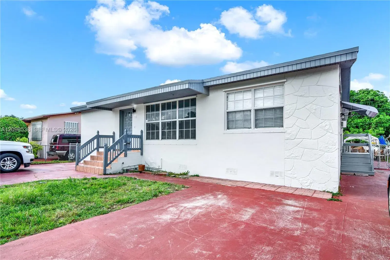 951 W 30th St, Hialeah FL 33012