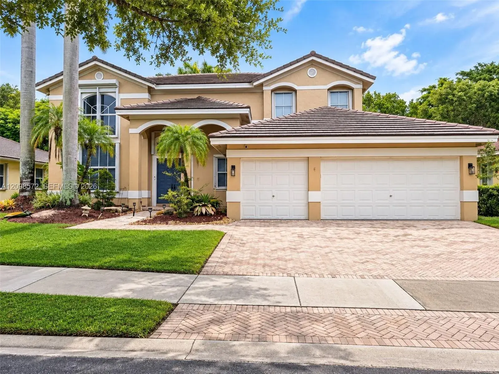 5 bedroom 4 bath Residential for sale at 3961 Nighthawk Dr, Weston FL 33331